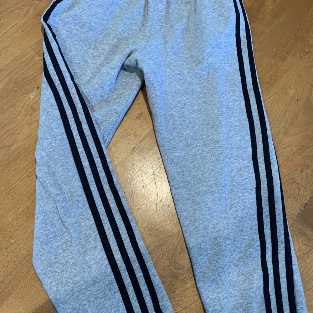 Adidas sweatpants Boys L 14-16